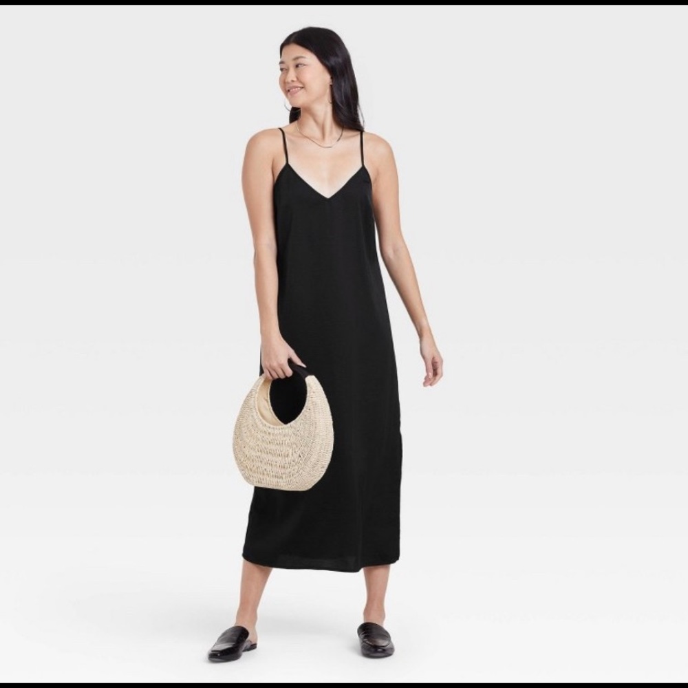 ✨NWT✨ Black Slip Dress